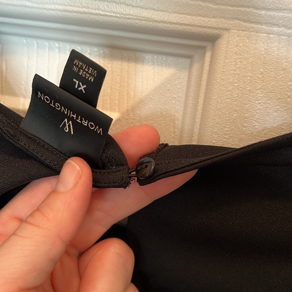 Worthington Womens Ruffle Black Blouse EUC - Picture 6 of 9